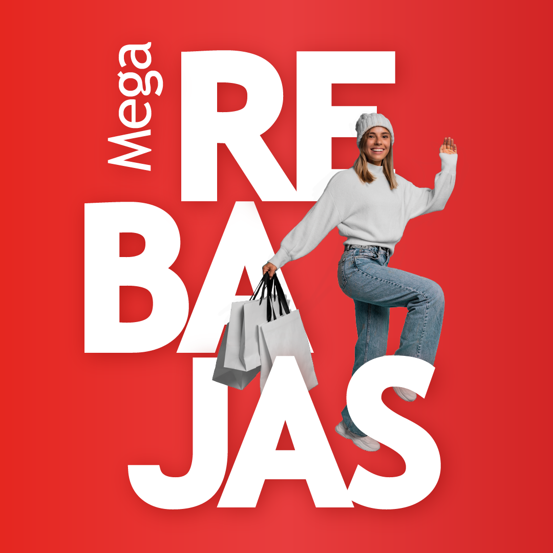 chica sonriente con bolsas