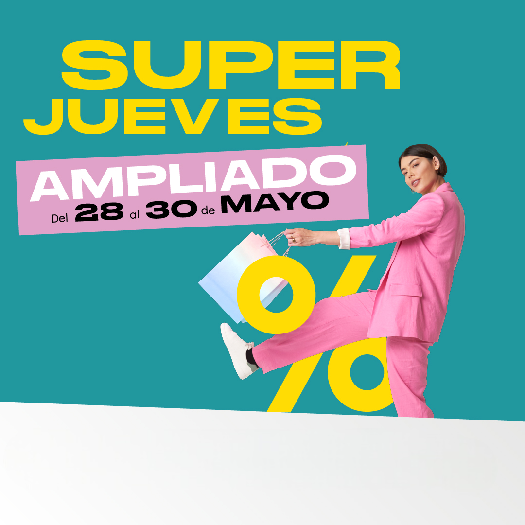 chica contenta con bolsas compra