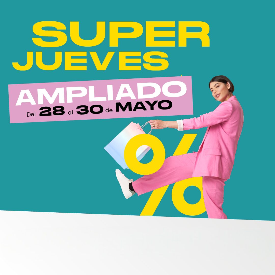 chica con traje rosa y bolsas