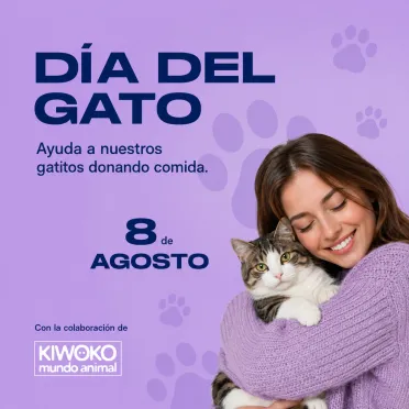 chica abrazando a un gato